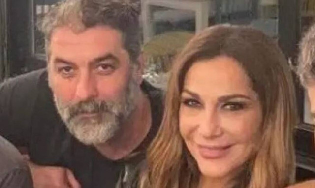 Βανδή - Μπισμπίκης: Η πρώτη κοινή φωτογραφία - Ποζάρουν αγκαλιά σε βραδινή τους έξοδο