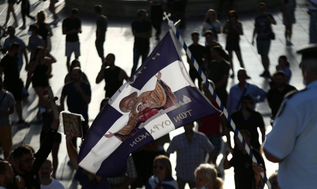 Ποινική δίωξη σε δύο άτομα που καλούν σε μη εφαρμογή των μέτρων για τον κορονοϊο