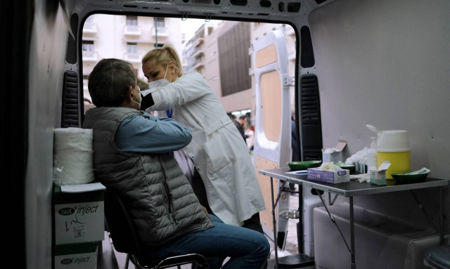 Τρίτη δόση εμβολίου: Έκτακτες ανακοινώσεις από το Υπ. Υγείας