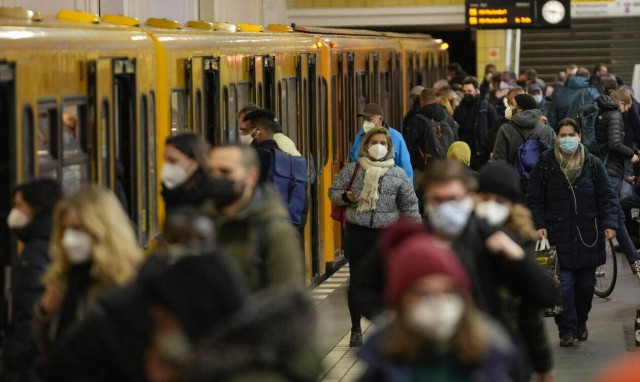 Γερμανία: Αυστηρότερα μέτρα για υποχρεωτικό εμβολιασμό θέλουν οι πολίτες