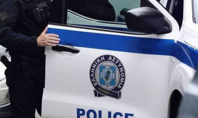 Επεισοδιακή καταδίωξη αυτοκινήτου με πυροβολισμό στο Μενίδι