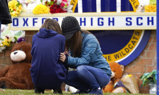 ΗΠΑ: Συνελήφθησαν οι γονείς του 15χρονου που σκότωσε 4 συμμαθητές του σε γυμνάσιο του Μίσιγκαν