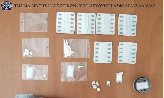 Λαμία: Χειροπέδες σε δύο άνδρες για κατοχή και διακίνηση ναρκωτικών