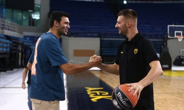 AEK: Συγκλονίζει ο Μαυροειδής για τον Γέλοβατς - «Ο αδερφός μας έφυγε... Ένα παλικάρι»