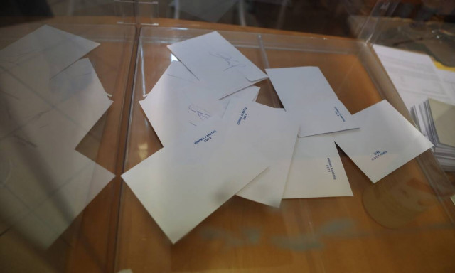 Εκλογές ΚΙΝΑΛ: Κατέρρευσε το σύστημα σε εκλογικό κέντρο - Στη Χαριλάου Τρικούπη η κάλπη