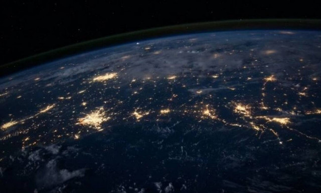 «Ταξιδιώτης στον χρόνο» λέει πως τα Χριστούγεννα «θα συμβεί κάτι πολύ μεγάλο»