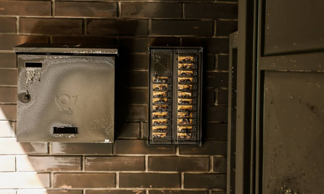 Θεσσαλονίκη: Έκρηξη από γκαζάκια σε είσοδο πολυκατοικίας