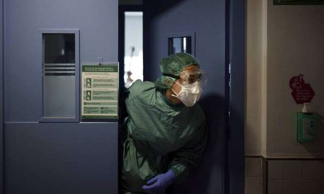 Ισπανία: Με κορονοϊό 68 γιατροί και νοσηλευτές - Είχαν πάει σε πάρτι