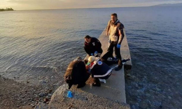 Βόλος: Αυτοκίνητο χτύπησε δρομέα και τον πέταξε στη θάλασσα