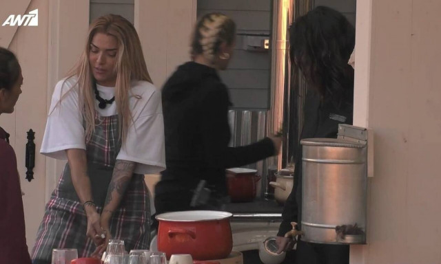 Η Φάρμα: Ατύχημα για την Αγγελική Ηλιάδη – «Πάγωσαν» οι συμπαίκτες της (video)