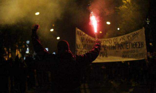 Θεσσαλονίκη: Εννέα συλλήψεις, 35 προσαγωγές για τα επεισόδια μετά την πορεία για τον Γρηγορόπουλο