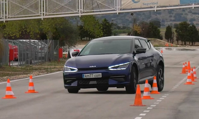 Το Kia EV6 εντυπωσιάζει στο τεστ ταράνδου