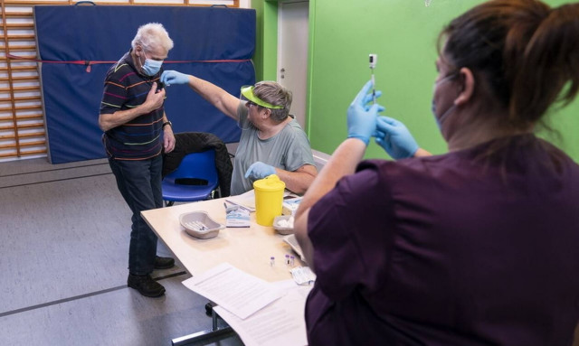 Δανία - Νέα μέτρα: Κλείσιμο σχολείων, τηλεργασία και περιορισμός της νυχτερινής ζωής
