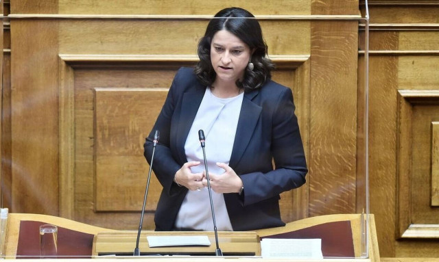 Κεραμέως: Κανείς δεν μπορεί να στερήσει σε ένα παιδί την εκπαίδευσή του