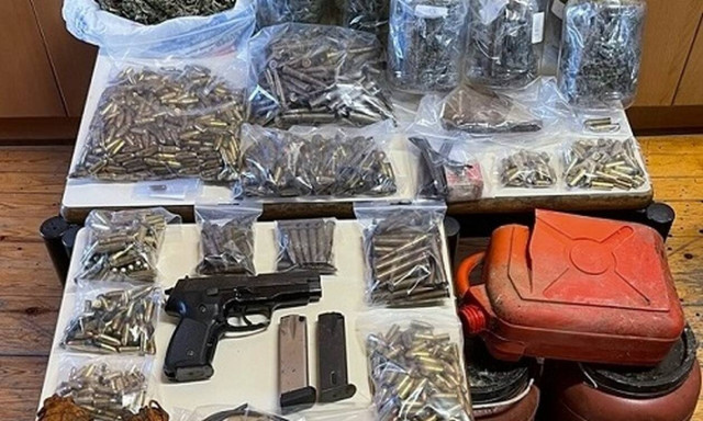 Ρέθυμνο: «Οπλοστάσιο» και ναρκωτικά – Χειροπέδες σε 48χρονο