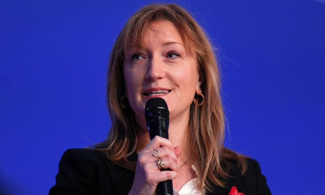 Βρετανία: Παραιτήθηκε συνεργάτιδα του Τζόνσον - Γελούσε για το απαγορευμένο «πάρτι» εν μέσω lockdown