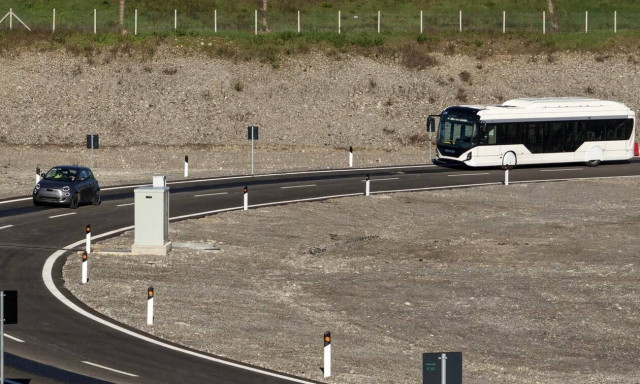 Θα είναι στο μέλλον εφικτή η φόρτιση των ηλεκτρικών εν κινήσει;