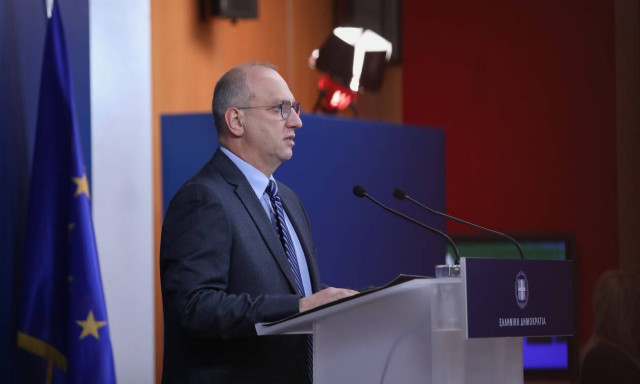 Γιάννης Οικονόμου: Δείτε live την ενημέρωση των πολιτικών συντακτών