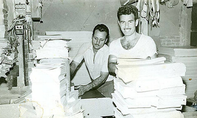 Θεόδωρος Σκαγιάς: Έβαλε το μπλε τετράδιο, βάλαμε τα γράμματα - Από το μηδέν στην αυτοκρατορία SKAG