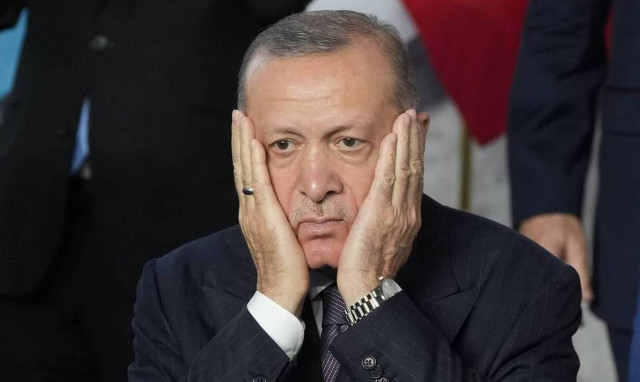 Σάλος ξανά με την υγεία του Ερντογάν: Ξέχασε ξαφνικά τα λόγια του - Η παρέμβαση Ακάρ και οι φήμες