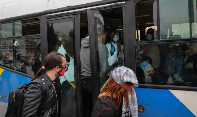 Καλλιθέα: 17χρονη θύμα σεξουαλικής παρενόχλησης από 50χρονο Νιγηριανό μέσα σε λεωφορείο