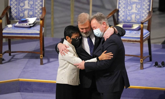 Νόμπελ Ειρήνης 2021: Απονεμήθηκε στους δημοσιογράφους Ντμίτρι Μουράτοφ και Μαρία Ρέσα