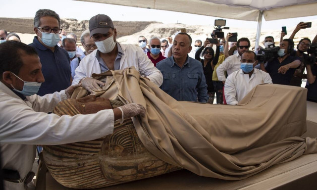 Εντυπωσιακή ανακάλυψη στην Αίγυπτο: Μούμια έφερε χρυσή γλώσσα μέσα σε άθικτο τάφο