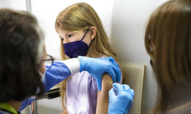 Λινού: «Τα εμβόλια στα παιδιά είναι πιο ασφαλή απ’ ότι στους μεγάλους»