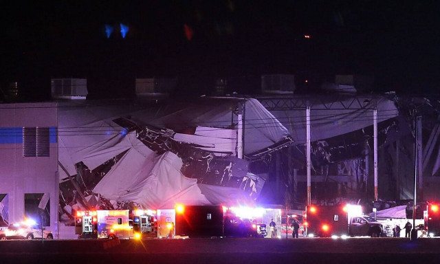 ΗΠΑ: Κατέρρευσε αποθήκη της Amazon από ανεμοστρόβιλο - Δεκάδες εγκλωβισμένοι και αγνοούμενοι
