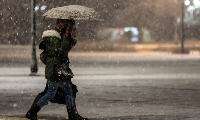 Καιρός: Δείτε LIVE πού χιονίζει τώρα σε όλη τη χώρα
