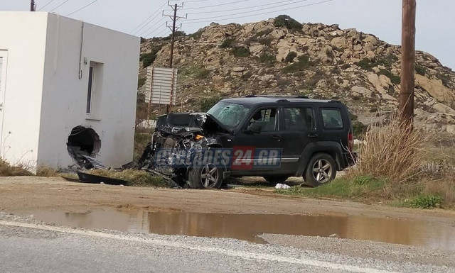 Τροχαίο στη Νάξο: Ι.Χ. «καρφώθηκε» σε τοίχο - Άγιο είχε ο οδηγός (pics)