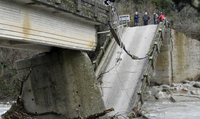 Κακοκαιρία: Κλειστοί δρόμοι και κυκλοφοριακές ρυθμίσεις στη Δυτική Ελλάδα
