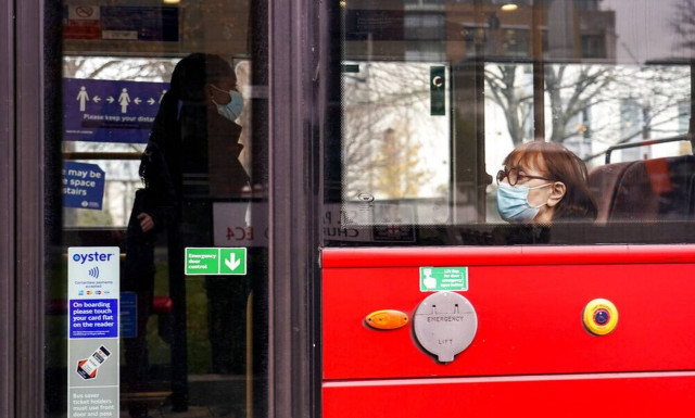 Λονδίνο: Ραγδαία εξάπλωση της «Όμικρον» – Κυρίαρχη μετάλλαξη σε 48 ώρες