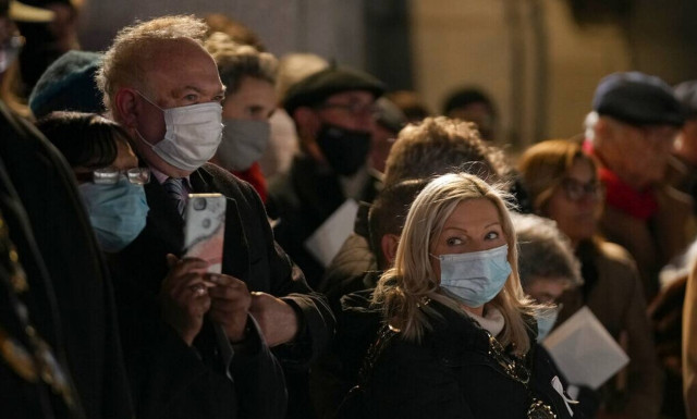 Νορβηγία: Η μετάλλαξη Όμικρον φέρνει νέα μέτρα - Τι ανακοινώθηκε