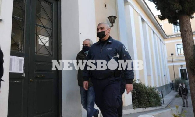 «Ψευτογιατρός»: Στην Ευελπίδων ο Dr. Kontos -  Απολογείται για «ξέπλυμα» χρήματος