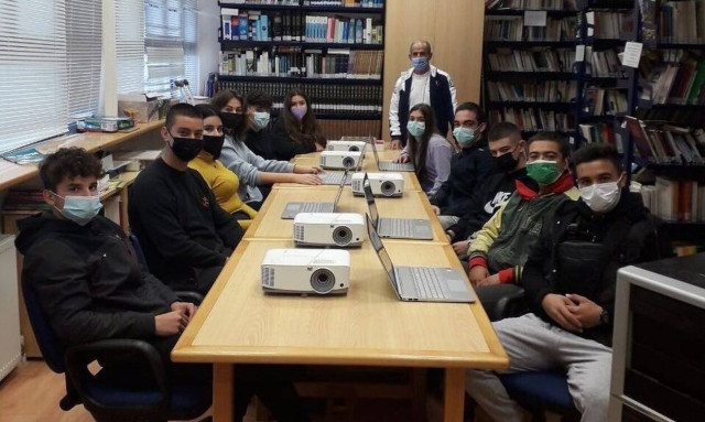 Μυτιλήνη: Το Μαξίμου ανταποκρίθηκε σε αίτημα Γυμνασίου και έστειλε εργαλεία για το ψηφιακό μάθημα