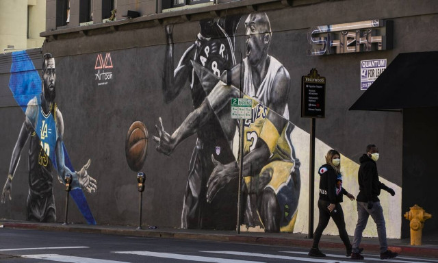 ΗΠΑ: Η Καλιφόρνια επαναφέρει την υποχρεωτική χρήση μάσκας σε όλους τους κλειστούς δημόσιους χώρους