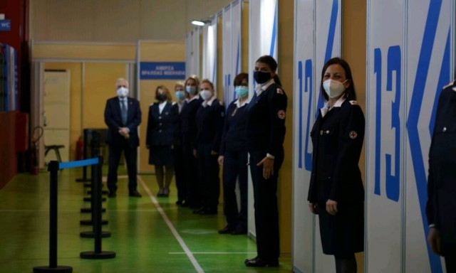 Πενήντα νοσηλεύτριες του Ελληνικού Ερυθρού Σταυρού ενισχύουν τα Εμβολιαστικά Κέντρα