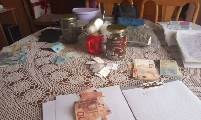 Κύκλωμα ναρκωτικών: Οικογενειακή επιχείρηση με αρχηγό τη μητέρα - Φώτο-ντοκουμέντο