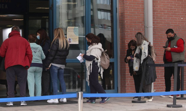 Εμβολιασμός για κορονοϊό: Εξετάζονται αλλαγές λόγω της μετάλλαξης Όμικρον - Πιο κοντά η 4η δόση;