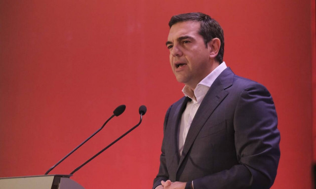 Τσίπρας: Αντί για ψεύτικες καμπάνιες εμβολιασμού, στηρίξτε την Αυτοδιοίκηση να πάει πόρτα-πόρτα