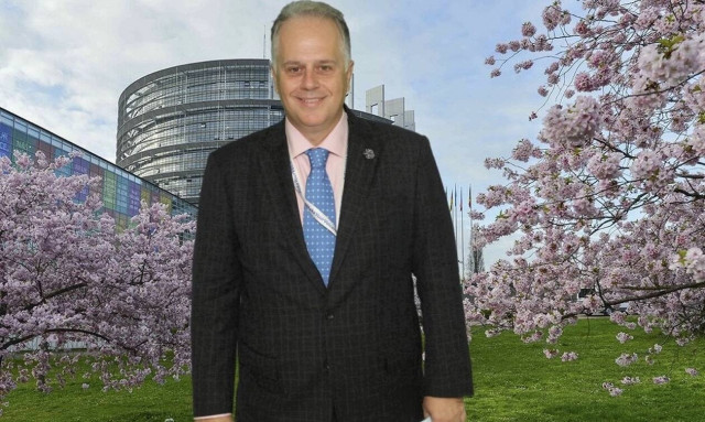 Επικαιροποιημένη στρατηγική για το τουρισμό να καθορίσει η ΕΕ