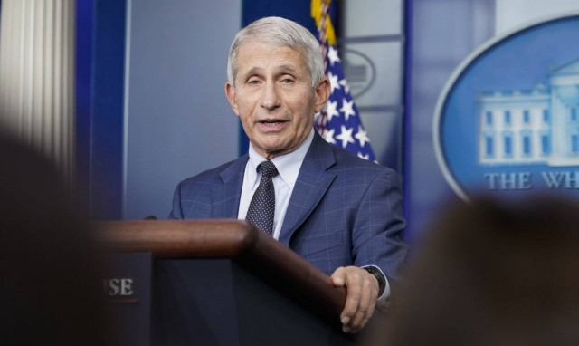 Φάουτσι: Δεν χρειάζεται ενισχυτική δόση που θα στοχεύει αποκλειστικά στην «Όμικρον»