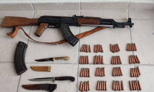 Ηράκλειο: Νεαρός έκρυβε καλάσνικοφ στη στάνη του στον Κρουσώνα