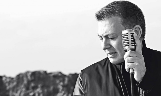 «Έχω έρωτα μαζί σου»: Το νέο τραγούδι του Νίκου Μακρόπουλου