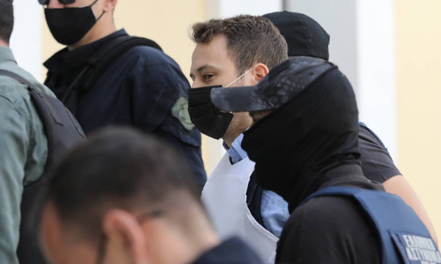 Γλυκά Νερά: Η πρώτη αντίδραση του συζυγοκτόνου μετά το βούλευμα (vid)