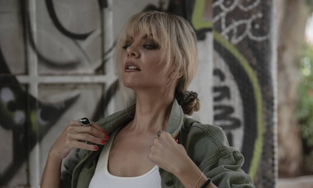 Η Άννα Μπρα θα ήθελε να ζήσει δεκάδες ζωές για να ζωγραφίζει - Μια νεαρή Ελληνίδα ανάρπαστη στις ΗΠΑ