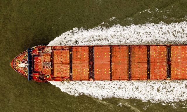 Θρίλερ στον Κόλπο της Γουινέας: Πειρατές απήγαγαν μέλη πληρώματος ελληνόκτητου πλοίου