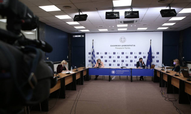Κορονοϊός: LIVE η ενημέρωση από το υπουργείο Υγείας