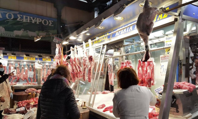 Χριστούγεννα 2021: Ακριβότερο το χριστουγεννιάτικο τραπέζι - «Οικογενειακά και λιτά λόγω ακρίβειας»